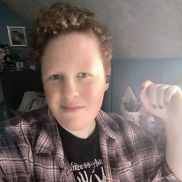 Meet your Posher, Allisia - Picture 1 of 1